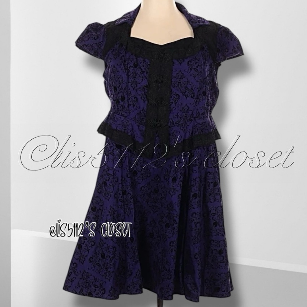 Hot Topic x Disney Once Upon A Time Regina Evil Queen Purple Damask Dress 22 3X - Picture 4 of 16